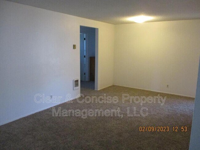Primary Photo - 1337 Laura St