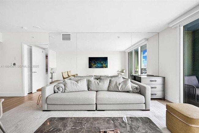 Building Photo - 90 Alton Rd