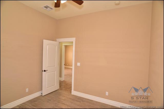 Building Photo - 3 bedroom in El Paso TX 79912