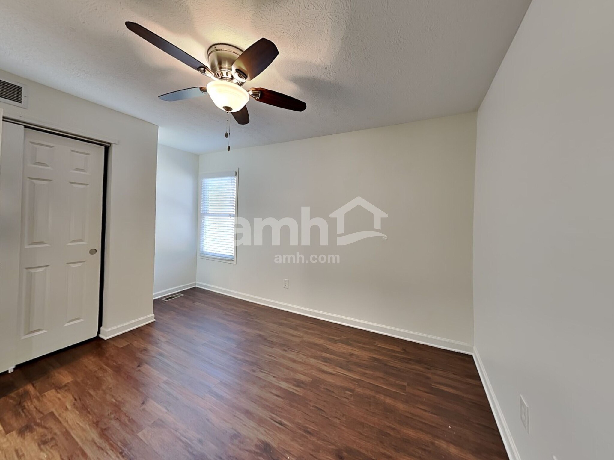 Building Photo - 2021 Belmont Dr
