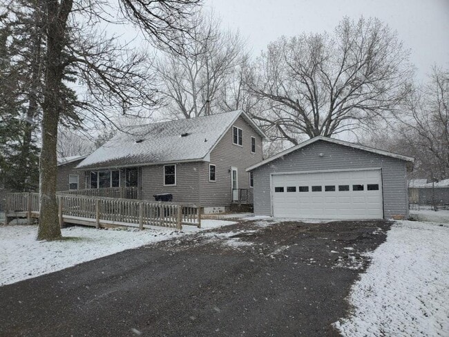 Primary Photo - 11365 Stinson Ave