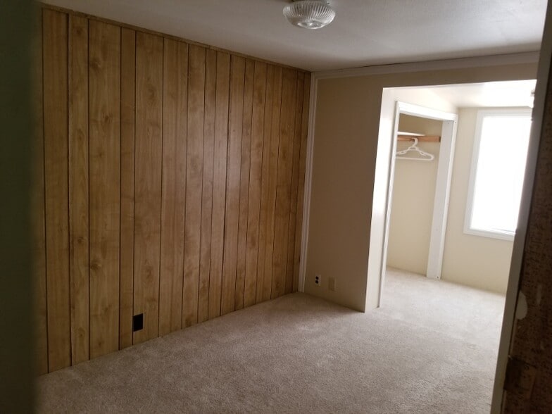 Building Photo - 122 W Front St