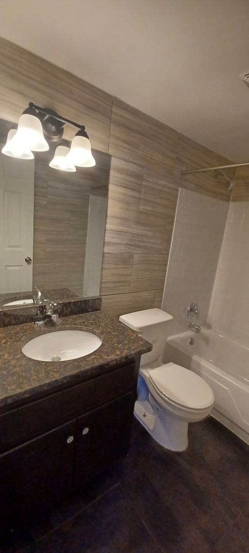 Building Photo - Kettering area! Beautiful 1 bed/1 bath Apartment