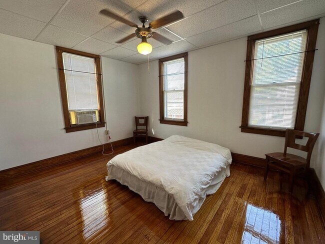 Building Photo - 239 N Stratton St