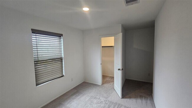 Building Photo - 21575 Carosella Dr