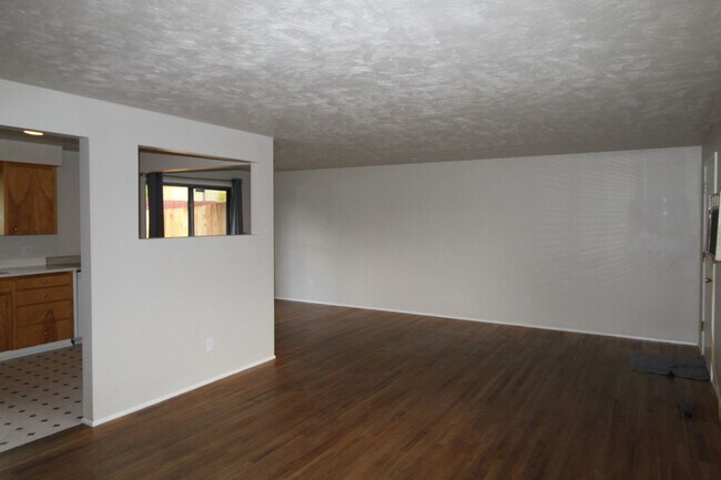 Building Photo - 9715 N Stevens St