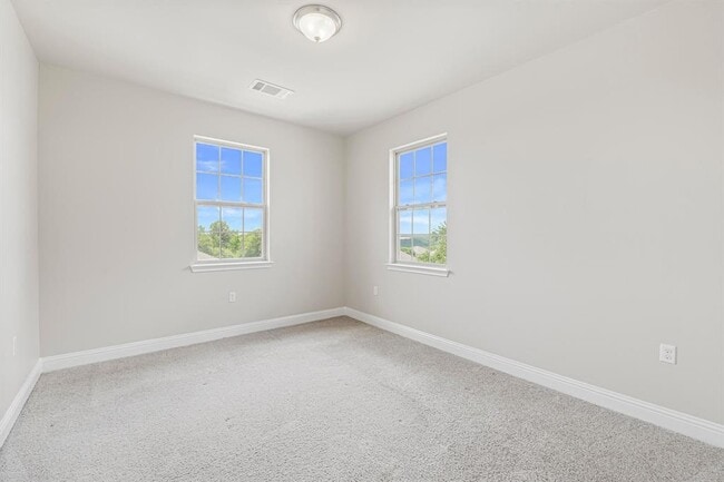 Building Photo - 505 Fair Oaks Dr