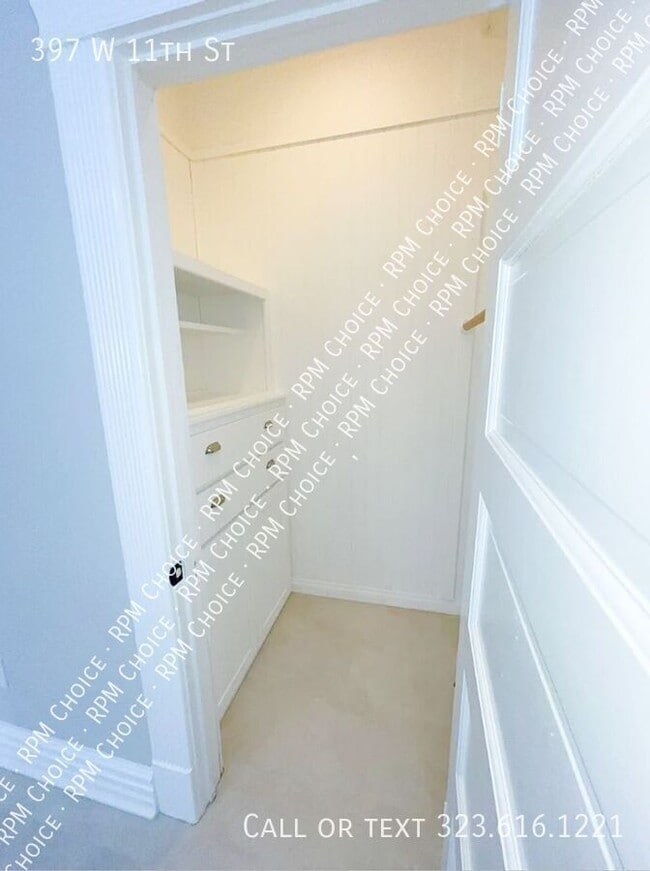 Building Photo - 397 W 11th St