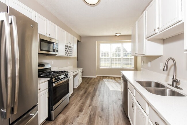 Building Photo - 5502 Somer Ridge Ct