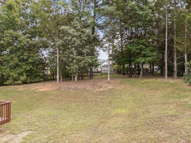 Building Photo - Highly desirable St Andrews subdiv. 3 bed,...