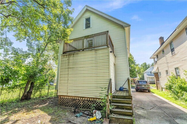 Building Photo - 16115 Arcade Ave