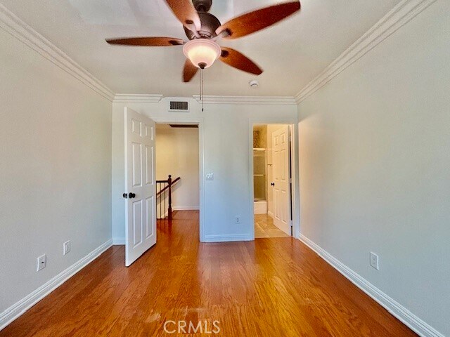 Building Photo - 686 Park Dr