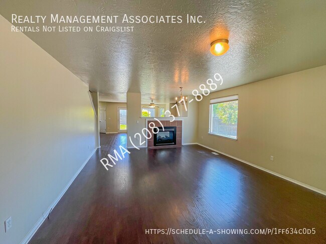 Building Photo - 5118 Lathrop Pl