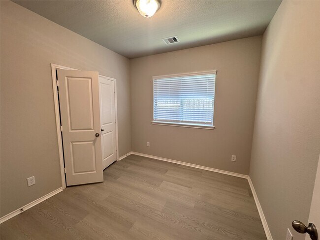 Building Photo - 10827 Cassiopeia Creek Cir