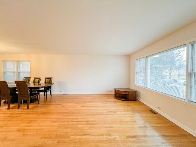 Building Photo - 4716 Thatcher Ave