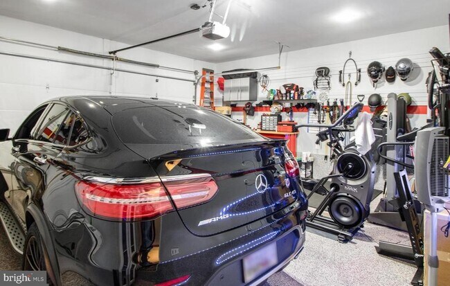 Building Photo - 913 Pleasant Dr