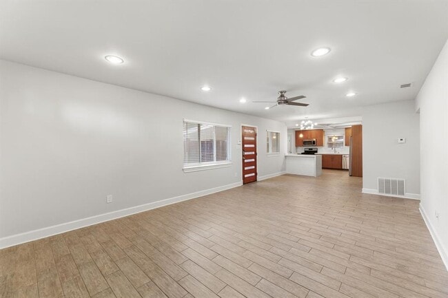 Building Photo - 2309 Newfield Ln