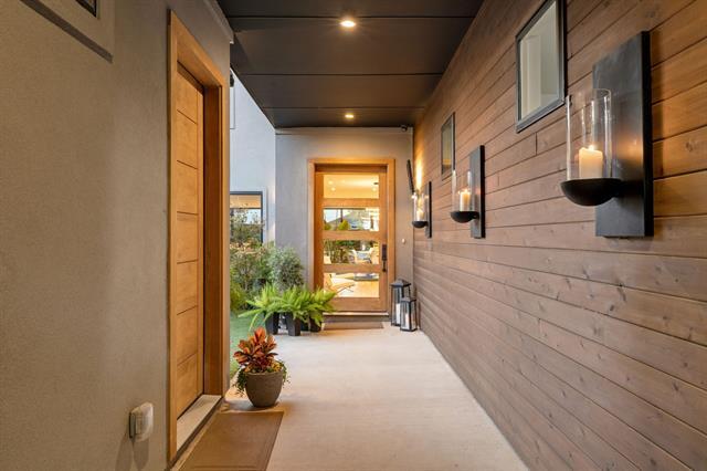 Building Photo - 9733 Mixon Dr