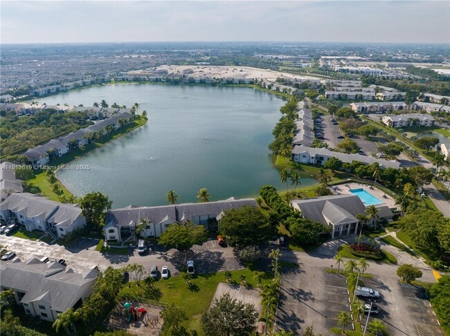 Building Photo - 1400 Jefferson Dr