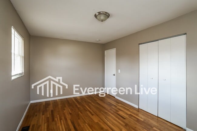 Building Photo - 10662 Chelmsford Rd