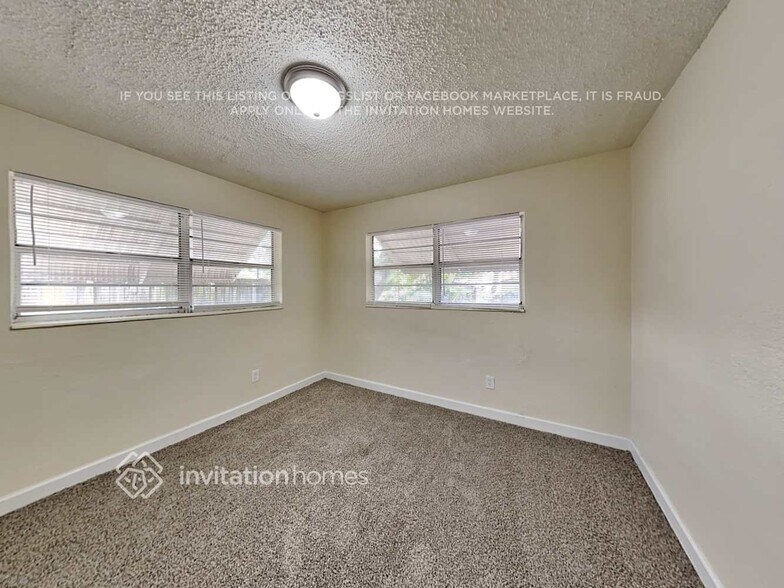 Building Photo - 6980 SW 30th St