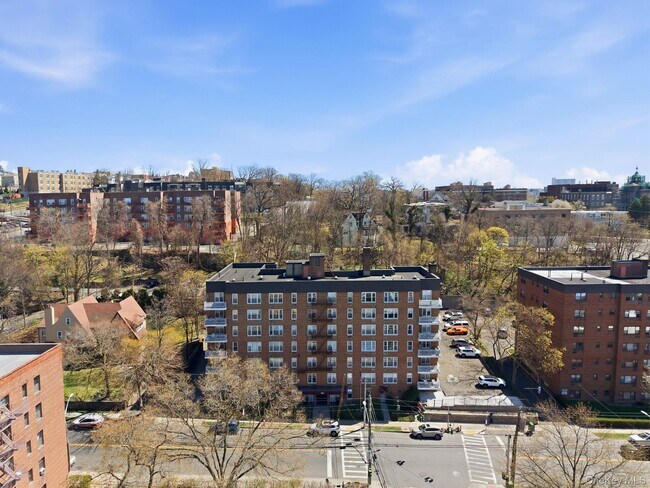 Building Photo - 250 N Broadway