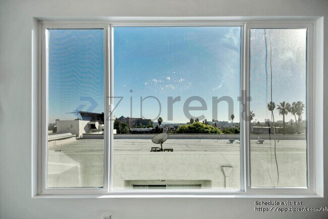 Building Photo - 960 Larrabee St