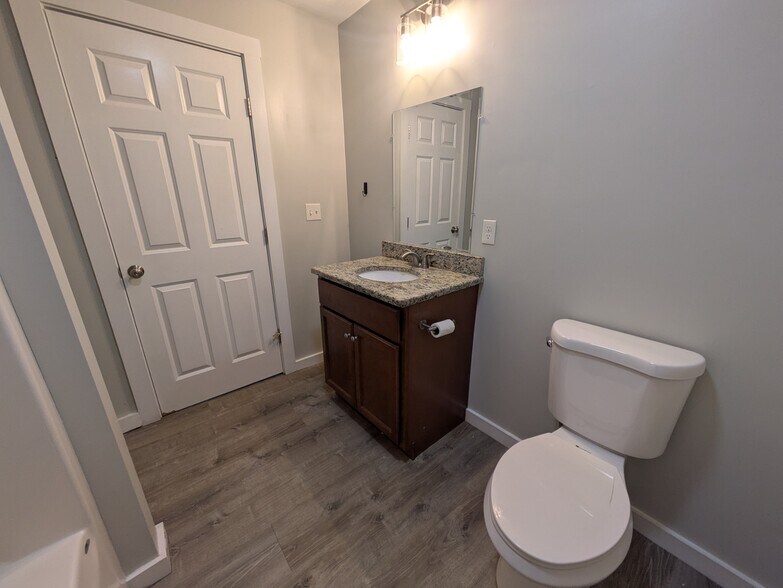 Building Photo - 212 Wareham St