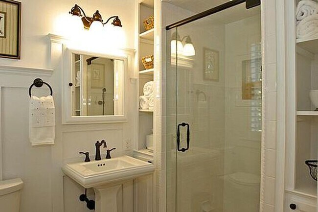 Building Photo - 701 S 7th St