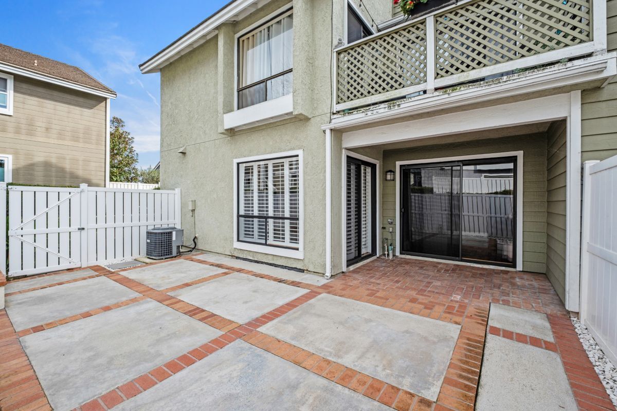 Building Photo - 7 Oak Spring Ln