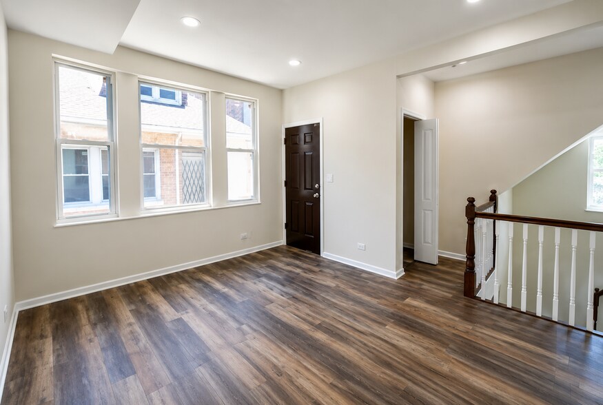 Building Photo - 1016 N Ridgeway Ave