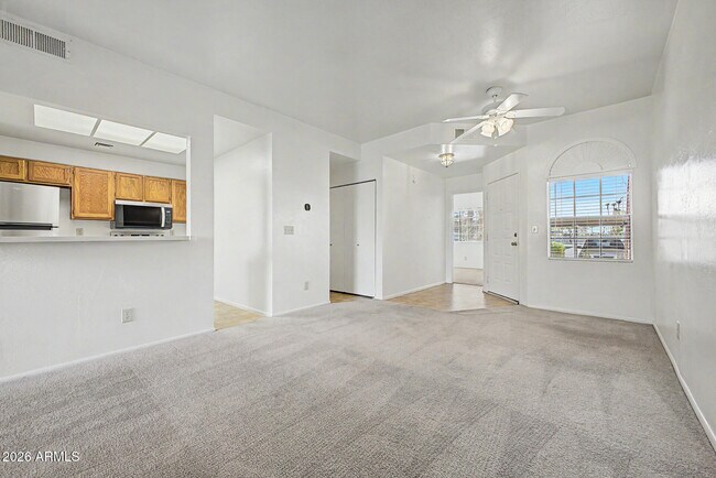 Building Photo - 930 N Mesa Dr