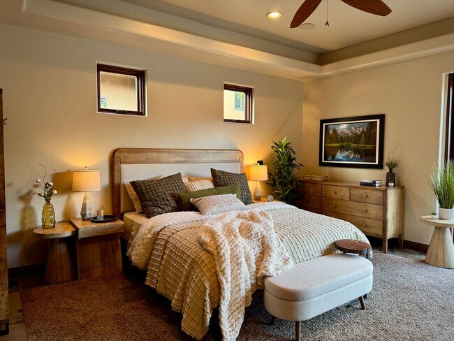 Building Photo - Furnished 3 Bedroom Entrada Home!!