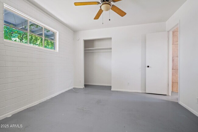 Building Photo - 1102 S Stratton Ln