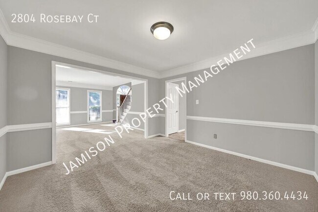 Building Photo - 2804 Rosebay Ct