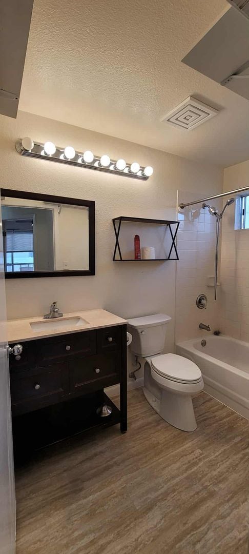 Building Photo - Nice 2 bedroom 1 bath in the beautiful Nap...