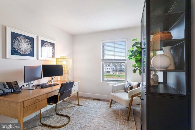 Building Photo - 207 MATILDA