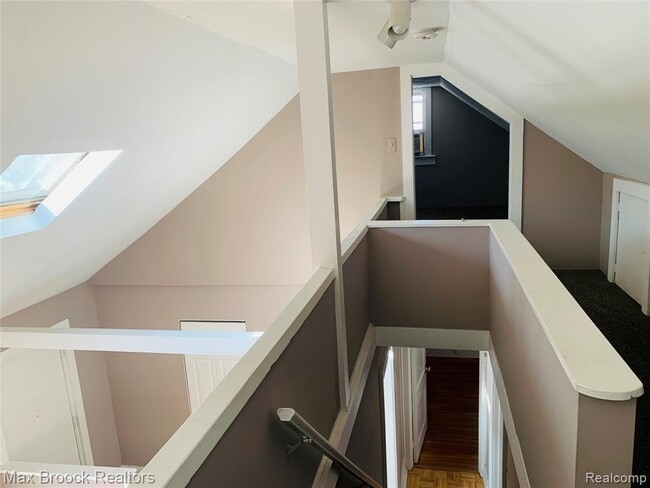 Building Photo - 510 Stratford Rd