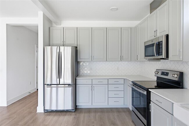Building Photo - 4704 Sunset Trail