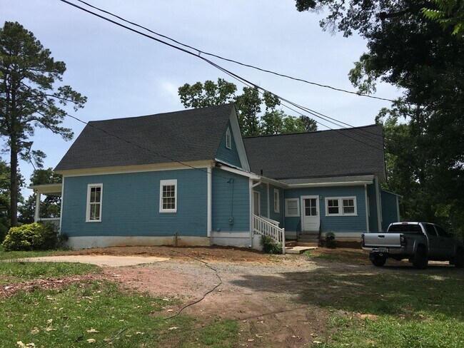 Building Photo - 4/3 House in North Rome- $1,550