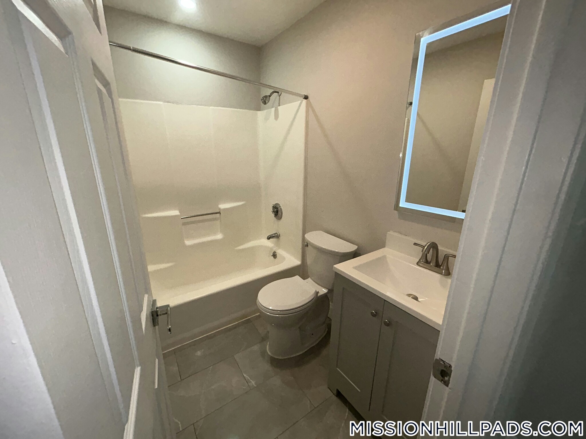 Building Photo - 15 Ruggles St
