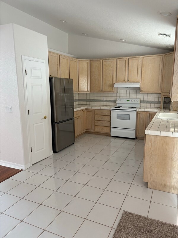Building Photo - 2511 McCormick Blvd