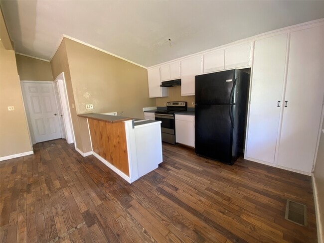 Building Photo - 28613 Netawake Ct