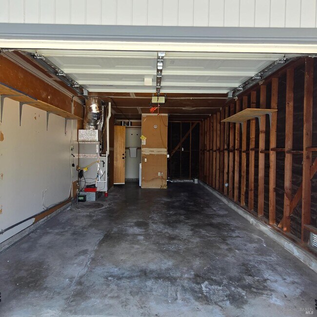 Building Photo - 102 Lassen Cir