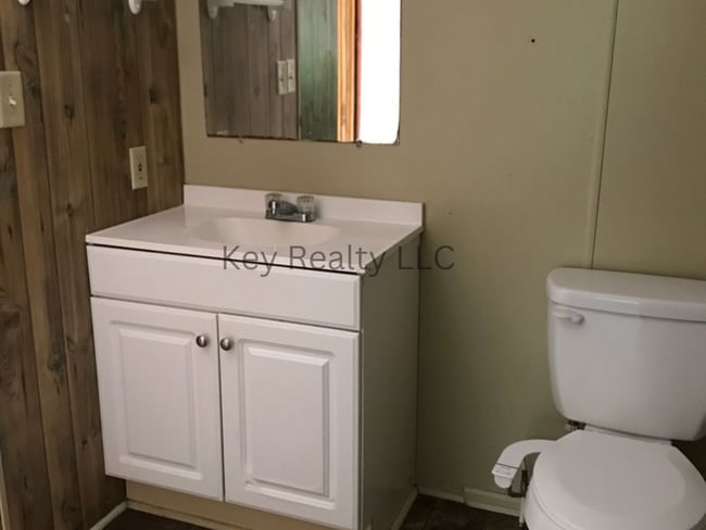 Building Photo - 48 Little John Ln