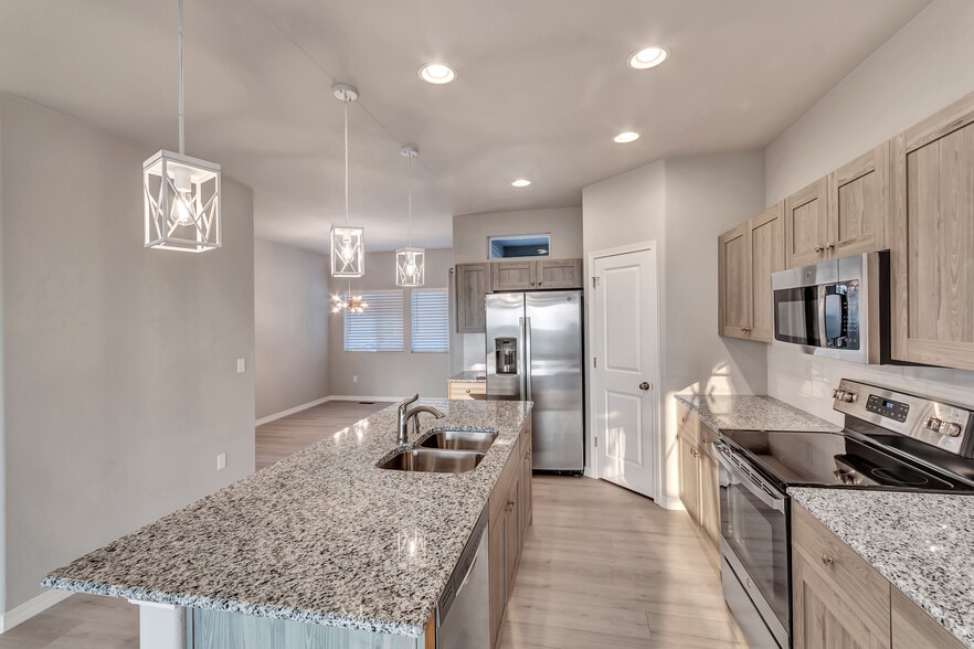 Building Photo - 7476 Johnsontown Hts