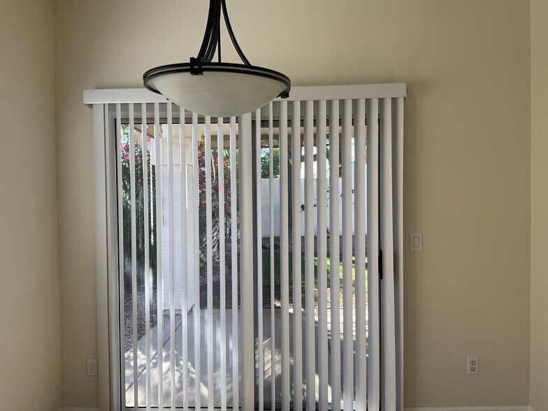 Building Photo - 4307 E South Fork Dr