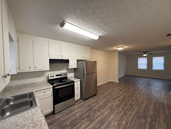 Building Photo - 111/113 Vintage Ct