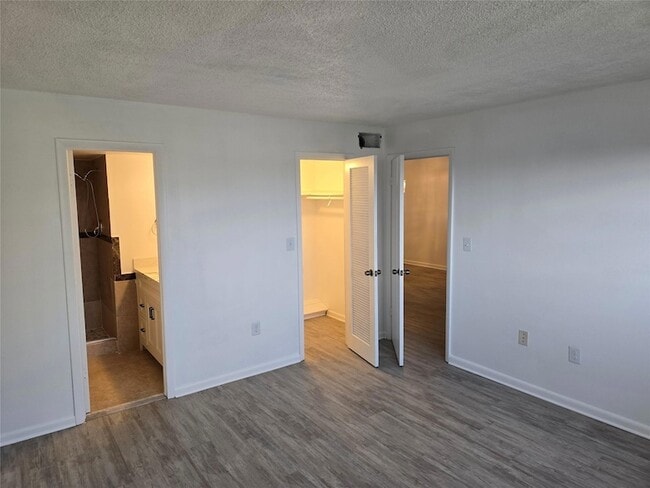 Building Photo - 8225 Sunrise Lakes Blvd