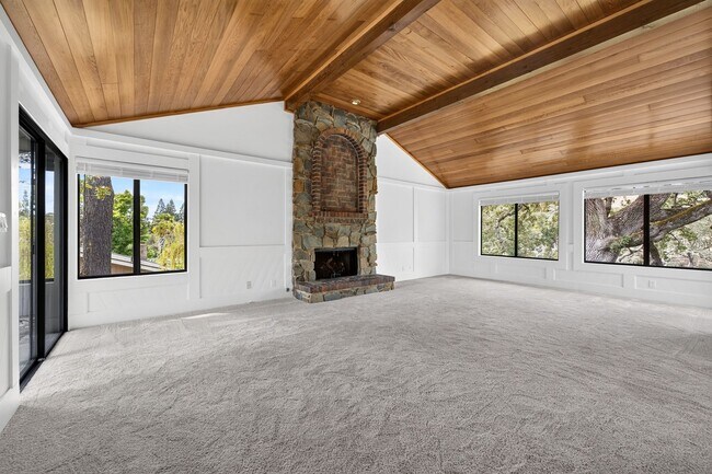 Building Photo - 1837 Lackland Dr